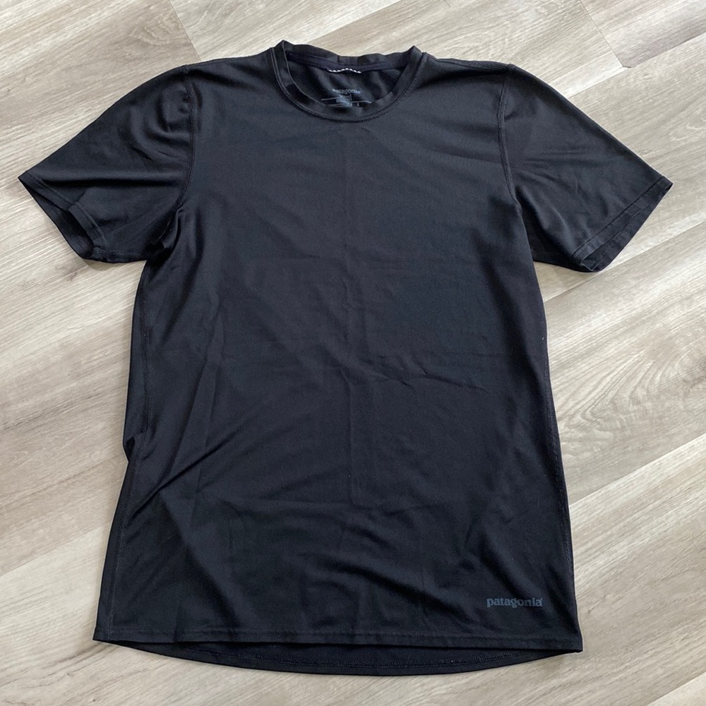 Patagonia women’s small black short sleeve exercise shirt used